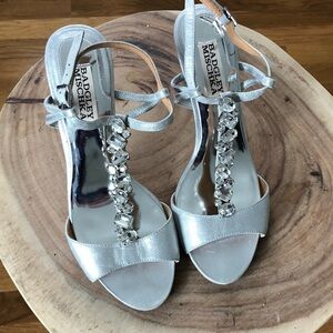 Badgley Mischka Silver Sandals Heels size 6M